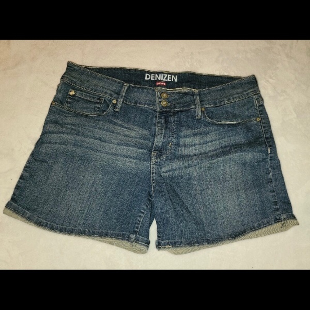Levi’s Denizen jean shorts